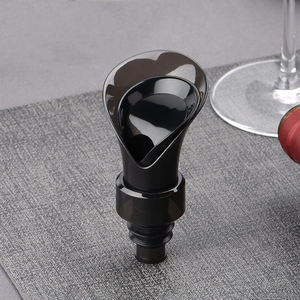Tappo Salvavino 2-in-1 Ecologico di Tendenza con Logo Personalizzabile, Design a Petalo in Plastica Resistente, Nero, per Mantenere la Freschezza del <span class=keywords><strong>Vino</strong></span> - Product Image 6