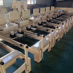 Atacado de Máquinas de Pilates Novas Profissionais para Estúdio Comercial, Dispositivo Personalizado Robusto, Máquina de Pilates Essencial em Carvalho - Product Image 4