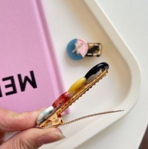 กิ๊บติดผมอะซิเตทสีสันสดใส ดีไซน์ใหม่จากเฉียนจิน พร้อมลายปักครอสติช งานแฮนด์เมดสุดอินเทรนด์ สำหรับเด็กผู้หญิงและผู้หญิง - Product Image 5