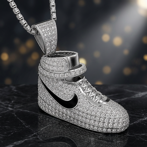 Colgante de Zapatilla Deportiva de Caña Alta en Plata de Ley 925 con Esmalte Negro y Diamantes CVD - Product Image 1