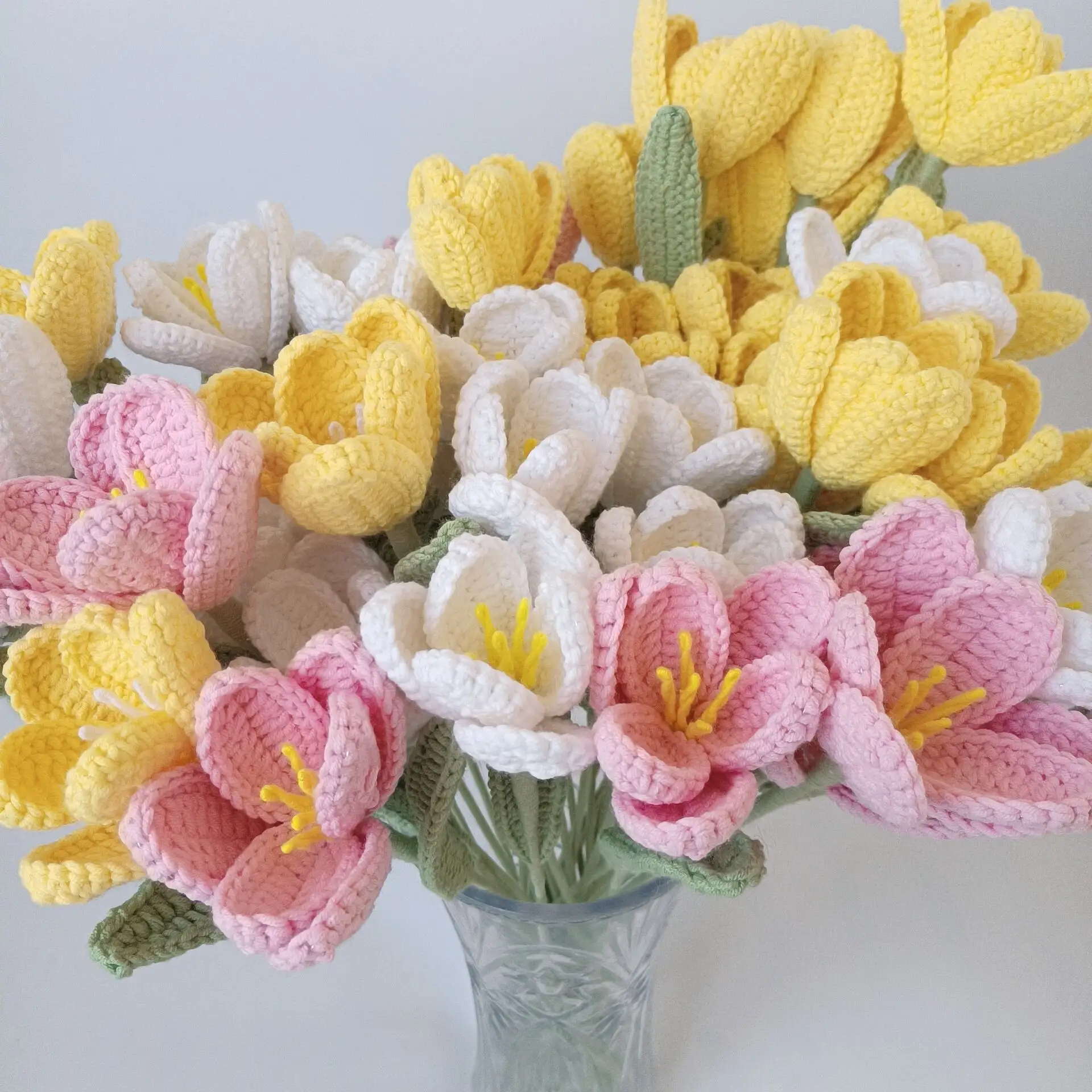 Heißer Verkauf gestrickte künstliche Blumen Dekor Hochzeit handgemachte Tulpe Häkel blume