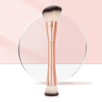 Pinceau de maquillage professionnel double-embout multi-usage à poils doux, couleur or rose, pour le visage, le fond de teint, la poudre, le blush, le contouring et les fards angulaires