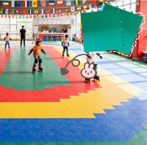 Plancher sportif suspendu à emboîtement, antidérapant, absorption des chocs, dalles de sol en PVC pour patinage à roulettes, terrains multi-usages intérieurs - Product Image 5