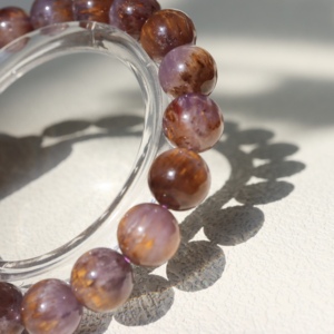 Bracelet en cristal <span class=keywords><strong>de</strong></span> titane violet énergétique, guérisseur <span class=keywords><strong>de</strong></span> <span class=keywords><strong>l</strong></span>'<span class=keywords><strong>âme</strong></span>, cristal <span class=keywords><strong>de</strong></span> quartz <span class=keywords><strong>de</strong></span> titane violet, pierre <span class=keywords><strong>de</strong></span> cristal <span class=keywords><strong>de</strong></span> cacoxénite améthyste nettoyée - Product Image 4