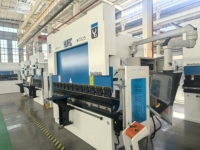 Presse plieuse hydraulique 70T 2500mm pour tôles métalliques avec contrôleur CNC et performances de pliage de haute précision