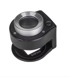 Lampe de détection portable en métal avec grossissement 30X, mesure de l'échelle, et lumières LED et UV - Product Image 1
