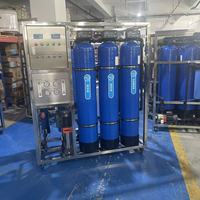 Équipement complet de station de remplissage d'eau, système RO 500 LPH avec réservoirs FRP pour ligne de remplissage de bouteilles de 5 gallons, usine pour petites entreprises