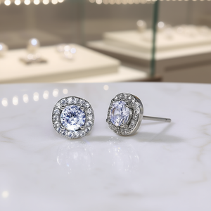 Pendientes de Moda con Baño de Oro Blanco sobre Cobre y Diseño de Halo con Circonita Cúbica Transparente Brillante, Modelo E786 - Product Image 2