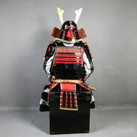 Armure de samouraï japonaise Yoroi en métal noir et rouge, faite à la main, découpée, entièrement portative, avec casque Kabuto, pour exposition muséale, cosplay et collection