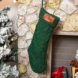 Высококачественные нашивки из кожзаменителя с лазерной гравировкой, Рождественское украшение, праздничное украшение, вязаные чулки, оптовая продажа, рождественские носки, чтобы повесить