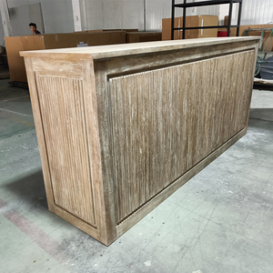 طاولة بار كلاسيكية مخصصة بأسلوب ريفي من الخشب الطبيعي الصلب للتأجير في حفلات الزفاف والمناسبات مع تصميم مخطط - Product Image 4