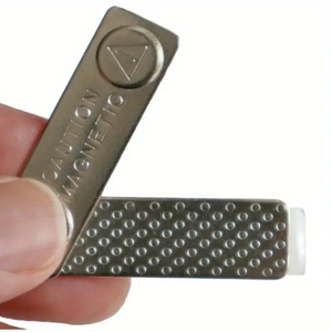 حاملات بطاقات تعريف مغناطيسية من النيوديميوم بشعار مخصص، لوحة خلفية فولاذية، لاصق دائم، مغناطيس أمامي آمن لبطاقات الهوية - Product Image 3