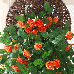 ดอกกุหลาบประดิษฐ์ติดผนัง พลาสติก ผ้าไหม ดอกไม้ประดับภายนอกอาคาร ใบไม้จำลองคุณภาพสูง สำหรับตกแต่ง - Product Image 1