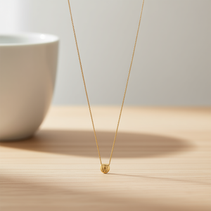 Collar de Acero Inoxidable con Letra W Angelina, Colgante Minimalista de 1 cm, Unisex, para Uso Diario - Product Image 2