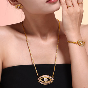 Ensemble de bijoux haut de gamme avec <span class=keywords><strong>bracelet</strong></span>, collier et boucles <span class=keywords><strong>d</strong></span>'oreilles en zircon cubique, design créatif, acier inoxydable plaqué or - Product Image 4