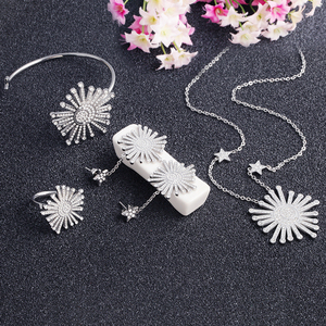 Mode dames ensemble de bijoux élégant Lumineux étoile et lune Série de Costume femmes ensembles de bijoux - Product Image 3