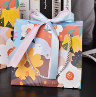 Sacs cadeaux personnalisés biodégradables, recyclables, résistants à l'humidité, imperméables, réutilisables, à motifs floraux abstraits, oiseaux, fleurs colorées, imprimés de dessins animés