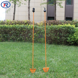 Poteau métallique en acier à ressort thermolaqué de 120 cm avec <span class=keywords><strong>isolateur</strong></span> supérieur en plastique / Poteau de clôture en acier à ressort à haute résistance à la flexion - Product Image 2