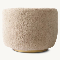 Fauteuil barillet moderne pour salon avec revêtement en peau de mouton, base métallique durable, design pivotant pour usage de loisirs dans les hôtels et appartements