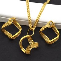Ensemble de bijoux en alliage plaqué or 24 carats, collier et boucles d'oreilles géométriques torsadés en or de sable, Inde Dubaï