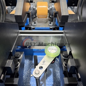 Machine de formage de supports de fixation de panneaux solaires en aluminium, machine de formage de rails de montage solaire pour structure de toit à rail court - Product Image 3