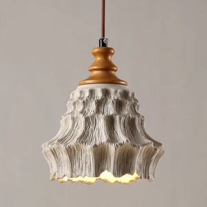 Lámparas Colgantes de Madera de Alta Calidad en Color Crema, Estilo Cemento, Iluminación Artística Creativa y Única para Tiendas de Ropa y Restaurantes - Product Image 1