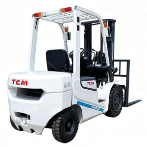 Montacargas Pequeño TCM FD35 Usado, Original de Japón, Equipado con Mástil de Dos Etapas, Neumáticos Sólidos, Motor Isuzu Importado y Bomba - Product Image 1