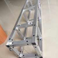Système de treillis de scène modulaire en aluminium de qualité supérieure, robuste et résistant à l'usure, pour événements et concerts