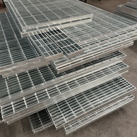 Plateau de passerelle en acier galvanisé industriel - Durable et anticorrosion pour ponts aériens et accès aux conduites
