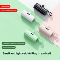 Großhandel tragbare Mini Slim 5000mAh Power Bank Notfall-Ladegerät mit 2 in 1 Kabel und Halter
