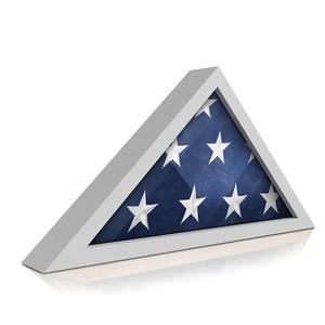 Cornice in legno con vetro frontale <span class=keywords><strong>a</strong></span> parete in piedi bandiera scatola espositiva in legno per bandiera di sepoltura (bandiera non inclusa) - Product Image 1