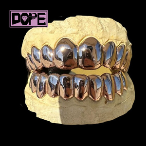 <span class=keywords><strong>Grillz</strong></span> à dents de haute qualité Grilles normales simples 925 ruban Hiphop <span class=keywords><strong>Grillz</strong></span> rempli d'or 18 carats <span class=keywords><strong>Grillz</strong></span> personnalisé pour les dents - Product Image 1