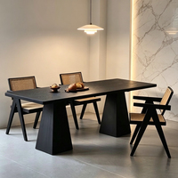 Table à manger moderne en bois massif avec pieds en métal, forme rectangulaire, 4 places