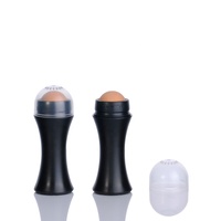 Offre Spéciale grande marque d'absorbeur d'huile portable tige en pierre volcanique rouleau facial vide emballage cosmétique tube conteneur vente en gros
