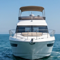 Yacht Axe Bow 9,93 m avec flybridge, stable pour la navigation en haute mer, deux moteurs Yamaha 300 CV, cabine en FRP, conception anti-nausée, certifié CCS CE