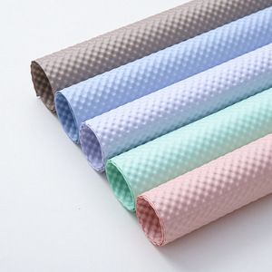 Papier d'emballage en papier kapok gaufré tridimensionnel Pocar pour bouquet de fleurs, à pois, 53x53cm et 57x57cm, vente en gros - Product Image 3