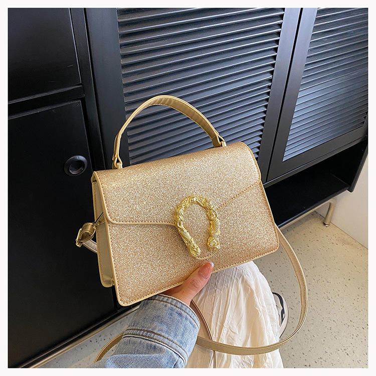 โกลเด้น