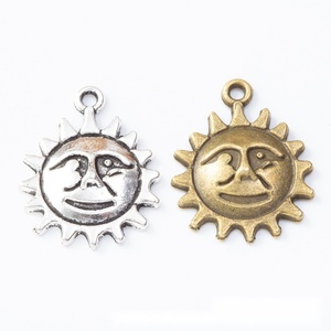 Colgante Celestial de Aleación de Zinc con Diseño de Rayo de Sol y Rostro, en Plata Antigua y Bronce, para Talismán de Adivino del Tarot - Product Image 4