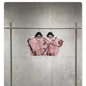 T-shirt à manches courtes de haute qualité 315G à motif de feuilles d'été, à épaules régulières, avec un sens du design, coupe ajustée, <span class=keywords><strong>haut</strong></span> court pour femmes - Product Image 2