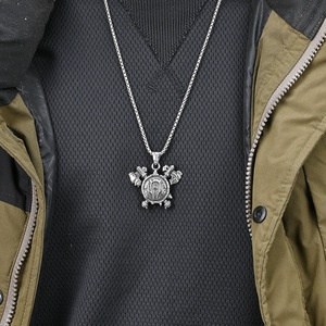 Collar de escudo gótico para hombre con hacha de batalla vikinga retro estilo hip-hop punk, impermeable, de acero inoxidable 316L, joyería de moda al por mayor - Product Image 2