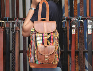 De cuero genuino elegante hecho a mano mochila Unisex - Product Image 2