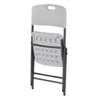 Chaise pliante en plastique HDPE empilable portable de capacité de chargement de 650lbs durables de vente en gros d'usine pour des événements extérieurs d'intérieur