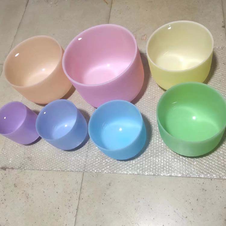 Оптовая продажа, чакра, Хрустальная чаша для пения с настройкой звука, исцеляющая дешевая Поющая чаша