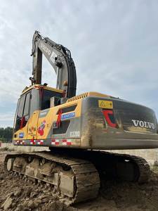 Excavatrice sur chenilles Volvo EC220 d'occasion en bon état, 22 tonnes, EC220lc, EC220dl, vendue à bas prix - Product Image 3