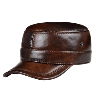 Casquette de baseball en cuir PU avec rabats pour les oreilles, ajustement réglable, respirante et imperméable, design 6 panneaux, image élégante - Product Image 3