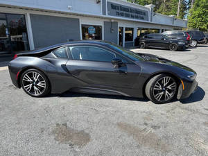 2016 I8 AWD Coupé 2 portes Boîte manuelle/automatique Volant à gauche Toit ouvrant Caméra de recul Sièges en cuir LED - Product Image 2