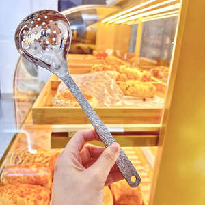 Wholesale Creative Thickened Mini Stir Fry Spatula Hammered Texture Long <b>Handle</b> 304 Stainless Steel Strainer Utensil - Product Image 4