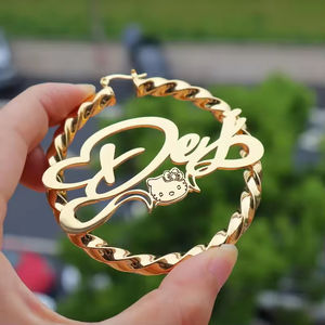 Dropshipping Twist Name Hoops Custom simpatico personaggio dei cartoni animati Piercing orecchini regalo gioielli per ragazze - Product Image 4