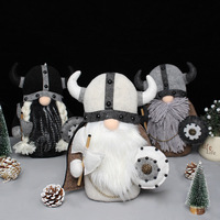 Décorations de Noël Gnome Viking : Figurine Gladiateur Sans Visage avec Hache et Bouclier pour Décoration d'Étagère de Fêtes