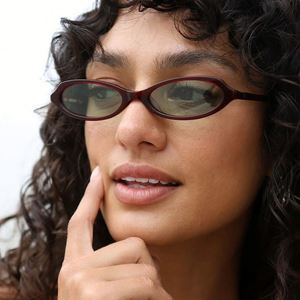 Lunettes de soleil œil-de-chat rétro polygonales à monture étroite, couleurs bonbon, protection UV400, personnalisables avec logo, pour femmes et hommes, collection 2025 - Product Image 3